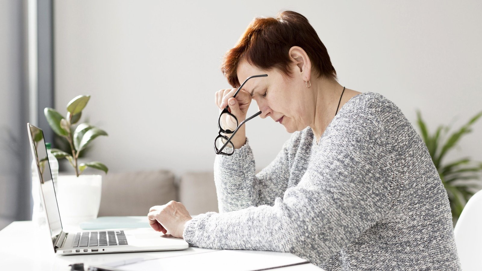How to Reduce Eye Strain from Screens: Expert Tips