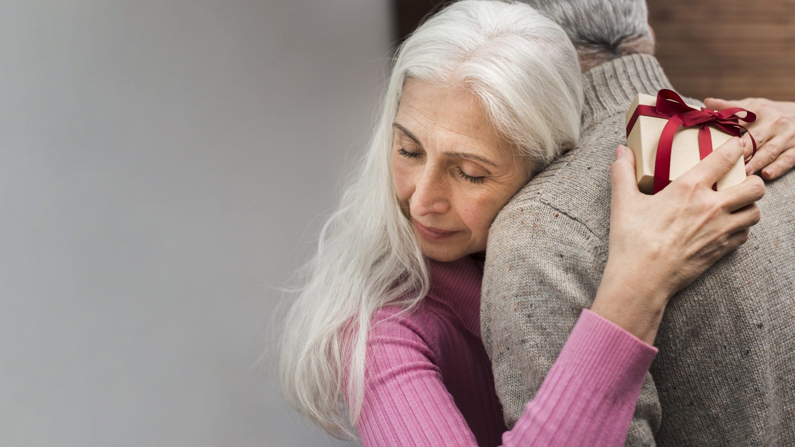 10 Best Aids or Tools for Seniors with Vision Impairment